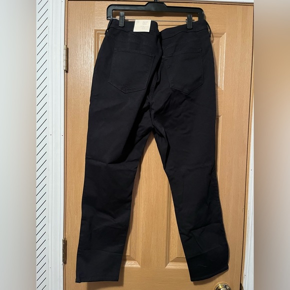 Universal Thread Mid Rise Curvy Skinny Black Pants - Picture 4 of 6